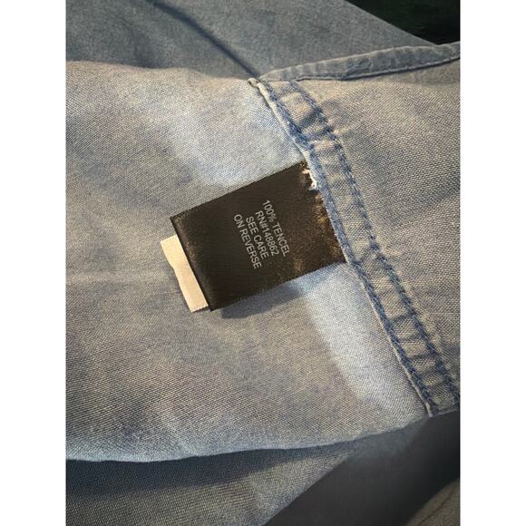 Torrid Women's Plus Lizzie Tencel Button Up Shirt Denim Chambray Size 6 6X New - Picture 5 of 5